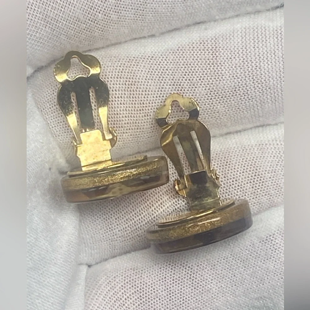 Chanel Vintage Lucite Amber Four Leaf Clip On Earrings - Picture 13 of 16